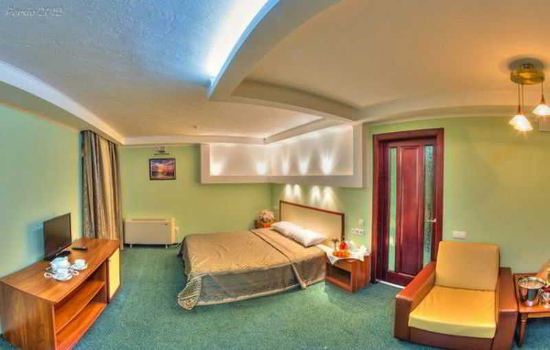 Optima Hotel Deluxe Krivoi Rog Exterior foto