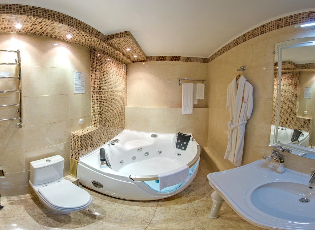 Optima Hotel Deluxe Krivoi Rog Cameră foto