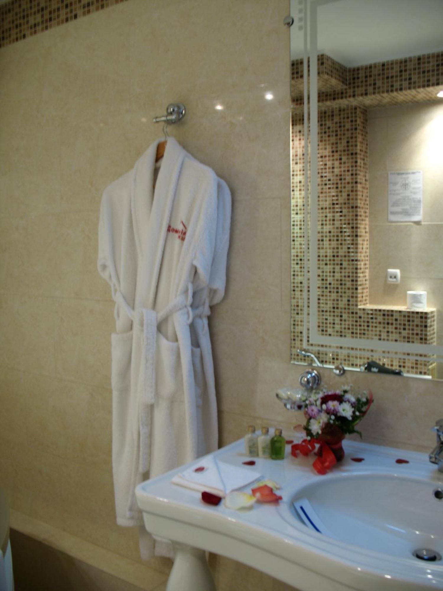 Optima Hotel Deluxe Krivoi Rog Exterior foto