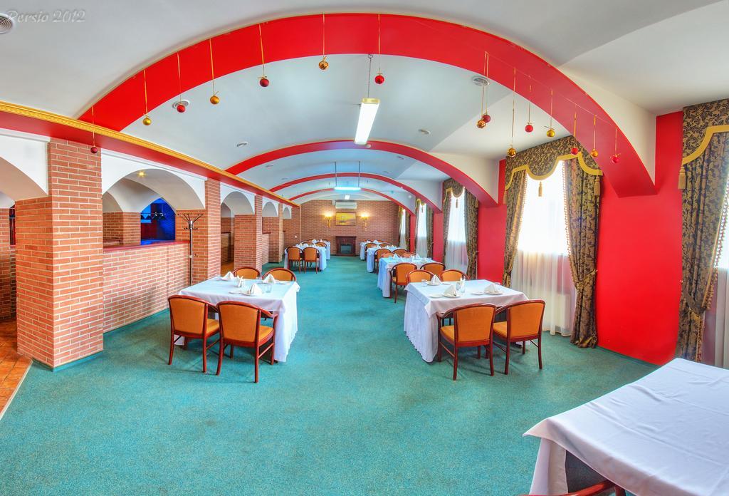 Optima Hotel Deluxe Krivoi Rog Exterior foto